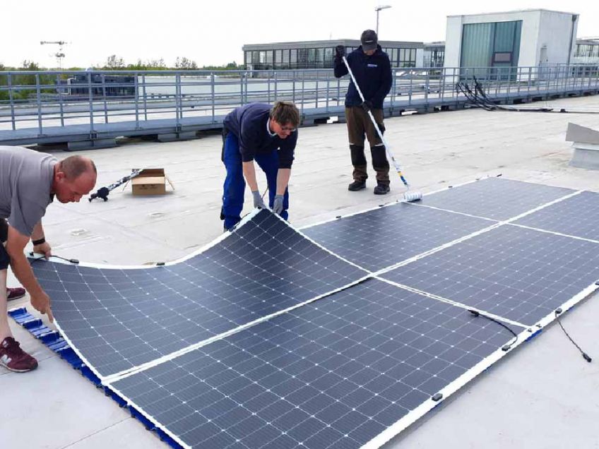SunOyster Systems installierte Ultraleicht-PV-Anlage mit 129 kWp