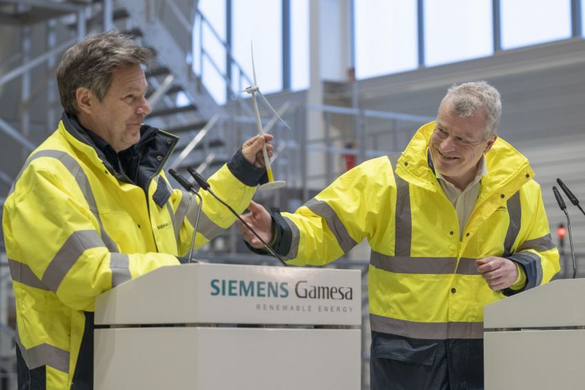 Bundeswirtschafts- und Klimaschutzminister Dr. Robert Habeck besichtigte Offshore-Maschinenhausfertigung von Siemens Gamesa in Cuxhaven