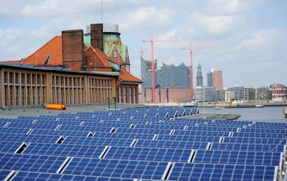 Neuer Leitfaden für Photovoltaikanlagen auf Gewerbeflächen im Bestand vorgestellt