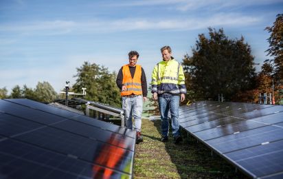 Fachkräftemangel Hamburger Energiewerke bilden ab September selbst Solarteure aus